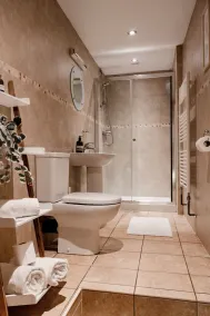 Pendle View - Luxury Period Ground Floor Apartment - Image 3