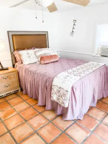 Gorgeous Farmhouse looking at Pedernales River - Image 4