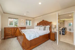 1 block to beach, Private Hot Tub, Fire Pit and BBQ - Image 5