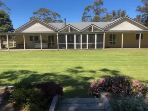 Luxury Farmhouse in Gippsland - Image 4