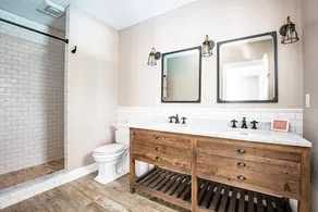 6 Bedroom 6.5 Baths Heated In-ground Pool Located in Dock Square! - Image 2