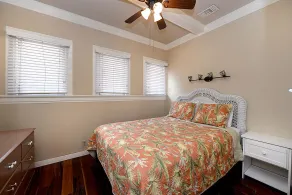 225CL: Colorful Avalon Cottage, Quick Walk to the Beach, Spacious Side Yard - 22 - Image 3