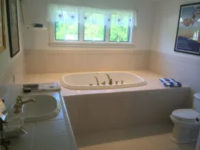 Miacomet Marvel avec piscine et cabane - Image 3
