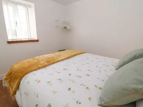 Pear Tree Cottage - Image 5