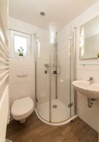 Sunny, quiet detached house close to the beach in Heidkate. - Image 2