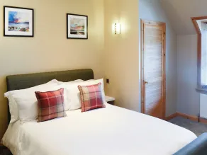 3 bedroom accommodation in Drumnadrochit, near Inverness - Image 4