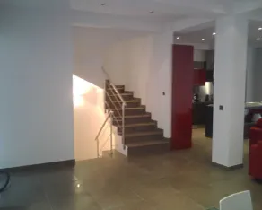 5 chambres, 6 salles de bains, parking, à 500 m du Negresco et à 100 m de la mer - Image 2