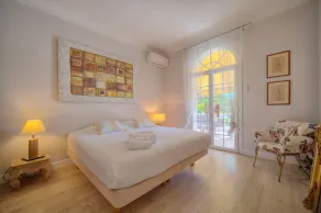 Belle Maison Début de Siècle Classée 4 Étoiles Proche de Cannes - Image 5