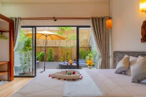 Private Suite Villa + Breakfast+Private Pool - Image 2