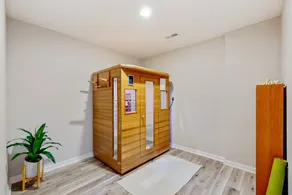 Dog-friendly lake luxury with dry sauna, hot tub, game room - Image 3