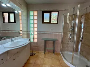 Villa June - Image 2