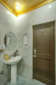 ELIVAAS Aaram Bagh 4 BHK Escape  - Image 4