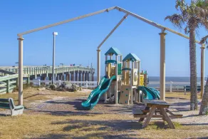 Cute Beach Cottage ~ Steps to Pier Park and the Beach ~ Great Value! - Image 3