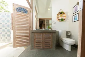 Arahtis Lake Villa - Image 2