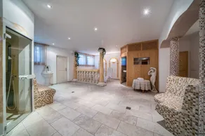 Vacation Home \"Maria Steinröserl\" with Mountain View, Garden, Wi-Fi & Sauna - Image 2