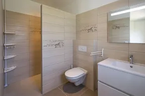 New villa - 4 bedrooms, 3 bathrooms, sleeps 8/10, pool house - Image 3