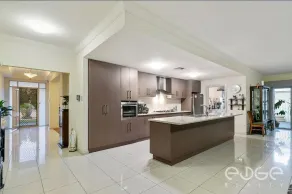 Large spacious 4 bedroom home - Image 5
