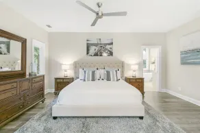 Lovely and spacious, renovated with a private pool - Image 2