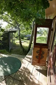 Unique and Magnificently Situated 8 acre Waterside Artists' Retreat Carriage - Image 2
