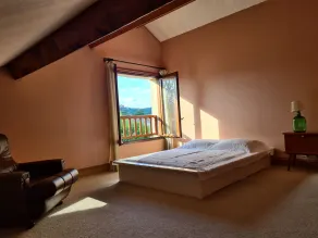 Charming holiday home with private heated pool - Image 5