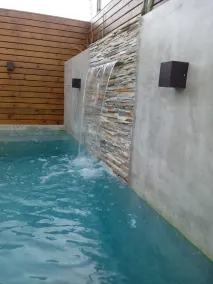 House with pool near the beach - Image 2
