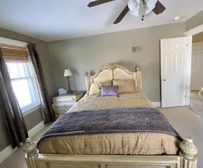 Hot Tub and Private Pool, 7 Bedroom, 4 Bathroom Home. Sleeps 16 comfortably. - Image 4