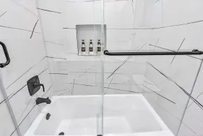 Beautiful 3 Bedroom 2 Bathroom Home in Quiet Miami Neighborhood Near Everything - Image 5