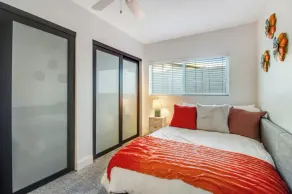 Tropical Shores Retreat - 10 Minutes to Siesta Key Beach - Image 5