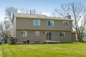 Spacious 4 BR with King Suite, 3 BA, 3 stall Garage, Game Rm, Prime Location - Image 5