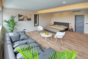 Luxuriöse 5-Schlafzimmer-Villa mit Doppelpool und Whirlpool auf dem Dach - Image 3