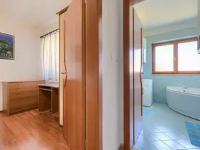 Nice apartment for 6 guests with A/C, WIFI, hot tub, TV, terrace and pets allowed - Image 3