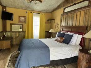 The Juniper Room - The Ranch House Motel - Image 5