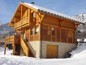 Chaleureux Chalet Traditionnel en Bois Briançon Serrechevalier 1200m - Image 3