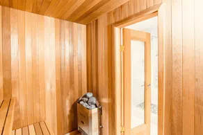 The Hudson House ❤️Luxurious 8 BR + 6 BA in Central Van with Jacuzzi and Sauna ❤️ - Image 2