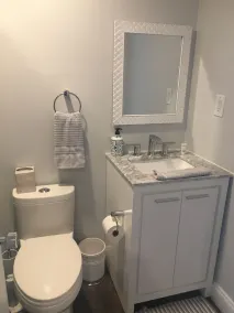 Maison jumelée récemment rénovée de 3 chambres et 2 salles de bains Bloc et demi de la plage - Image 3