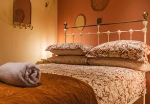 A couple's paradise in the heart of Lyme Regis moments from the beach - Image 4
