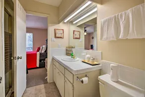 NY! Houston Apt w / Privat balkong: Downtown 14 Mi - Image 2