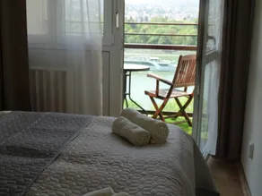 Luxury river view in the heart of the city - Image 5
