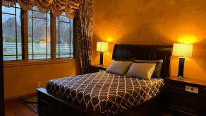 Delightful 4 bedroom ranch with poolside kitchen - Image 4