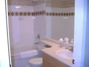 Orientada para a família. Este aluguer está localizado na bela Osoyoos, British Columbia, Canadá e estamos ansiosos para sua pergunta e / ou reserva. - Image 3