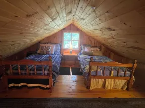 Log Cottage + 2 chalets en rondins à Round Lake - Image 4