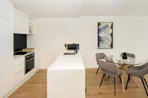 Idyllic 1-Bed Near Popular Shopping Streets - Image 5