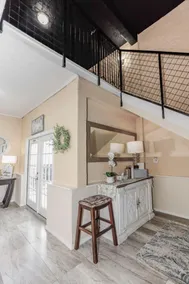 Cozy Home in mid valley, 3 minutes away from outlets. - Image 3