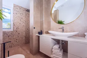 Luxurius Villa Aria with heated 45sqm pool, jacuzzi and seaview - Image 3
