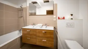 Piso de lujo para 8 personas - moderno, céntrico, ski in ski out - Image 2