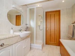 CORNER HOUSE, pet friendly, with a garden in Cinderford - Image 5