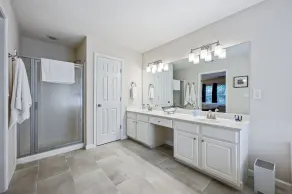Pet-Friendly 3BR Home with Porch & Grill - Image 2