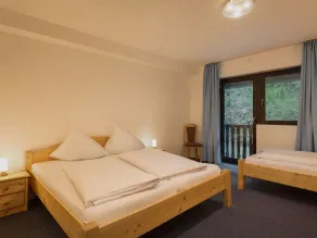 Lovely apartment for 12 guests with WIFI, TV, balcony and pets allowed - Image 3