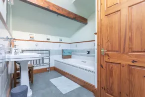 Haworth Village House - Sleeps 6 Parking & Pets! - Image 3