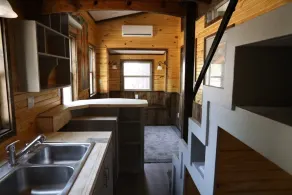 Secluded Wooded Charmant Chalet  \"Theme\"  Tiny Home - Off Grid - Image 4